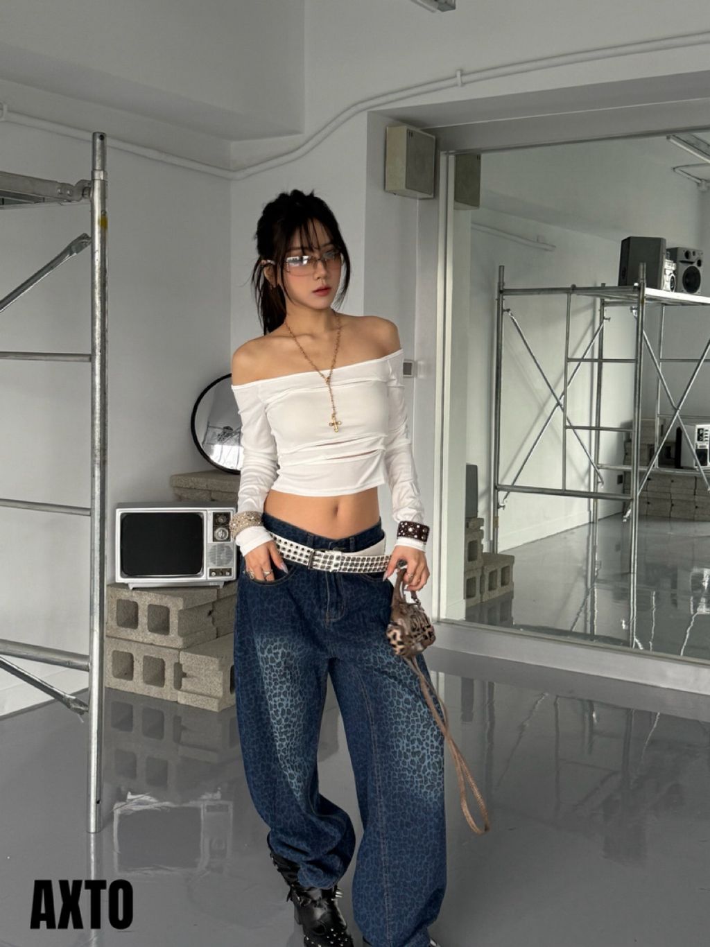 tw-11134207-820la-mkhsryh6u6tgf4