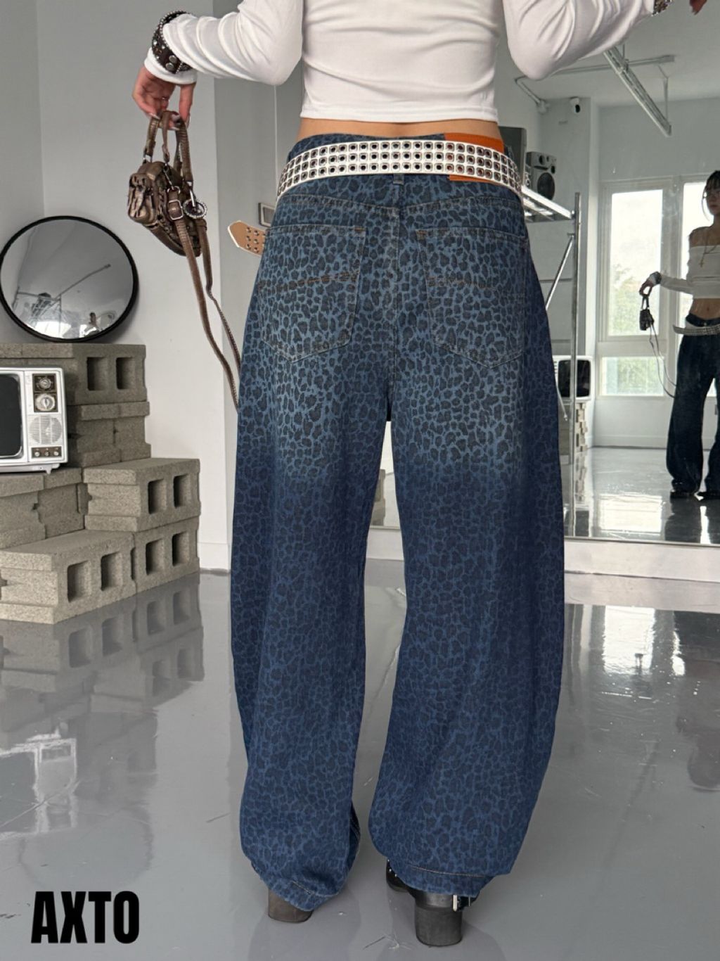 tw-11134207-820lh-mkhzb0jvlvybd4