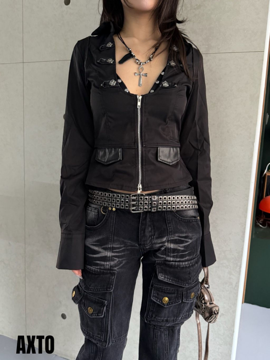 tw-11134207-820l4-mkhrkyvflvyf30