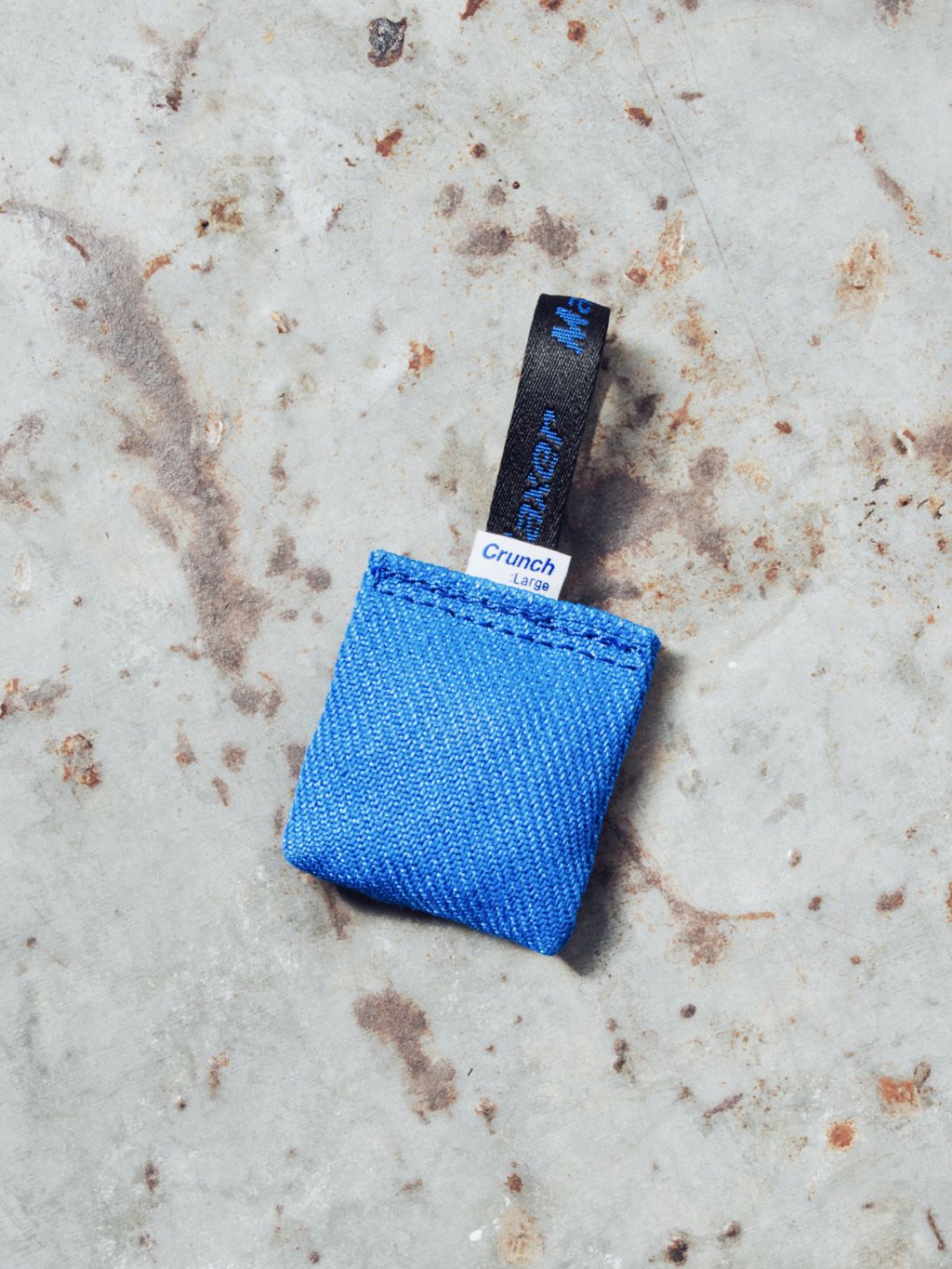 crunch tug_large_blue
