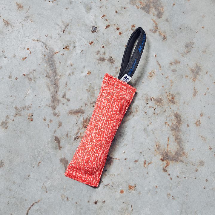 one handle tug 38D_red