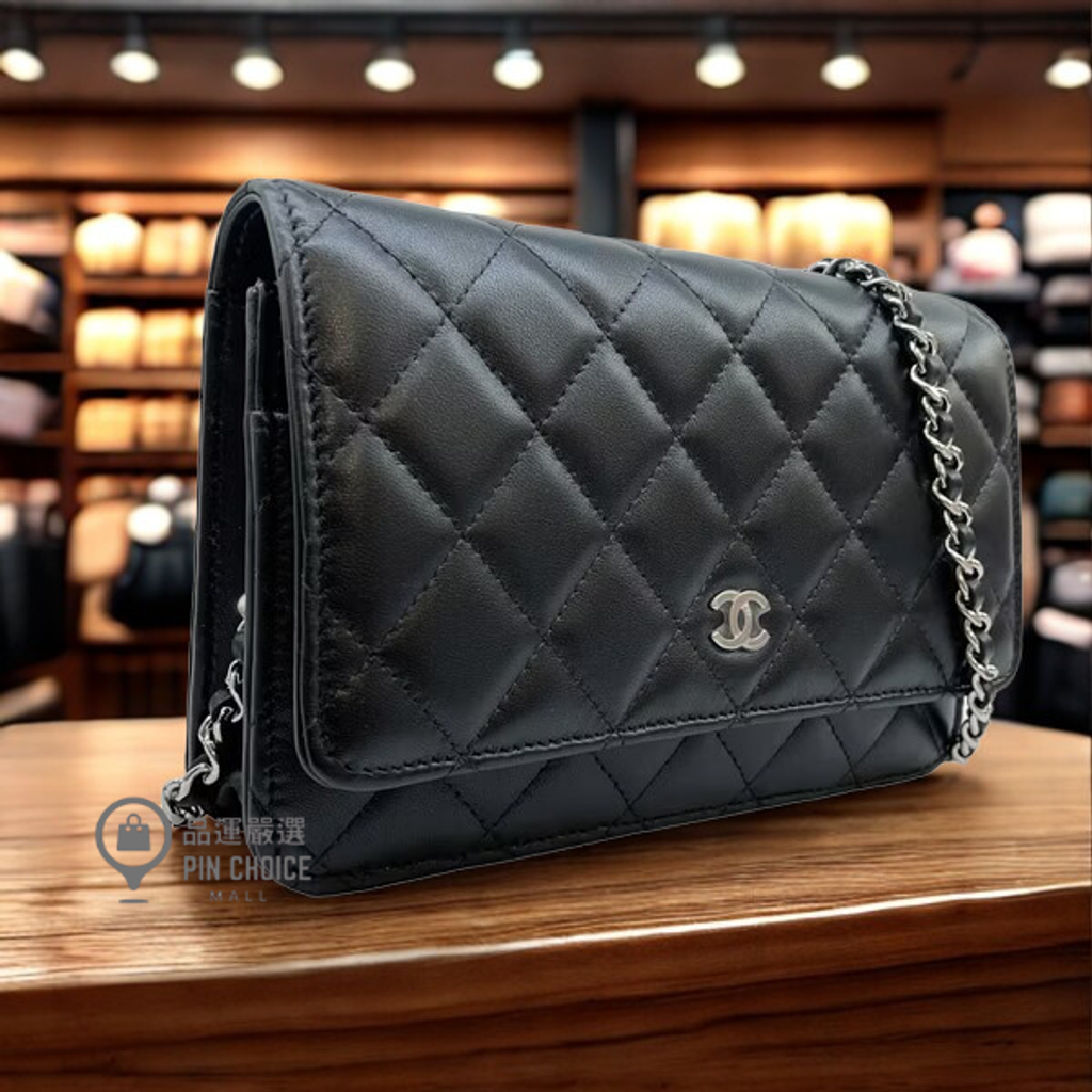 經典菱格紋小羊皮WOC手拿:斜背包1