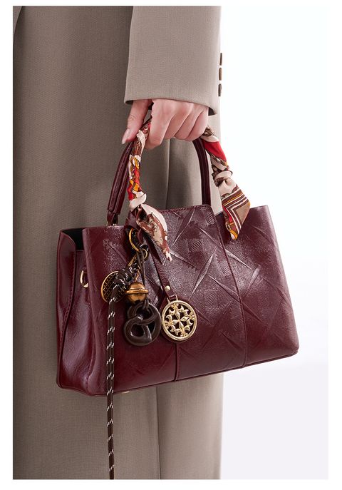 時尚洋氣百搭包壓花斜背包肩1