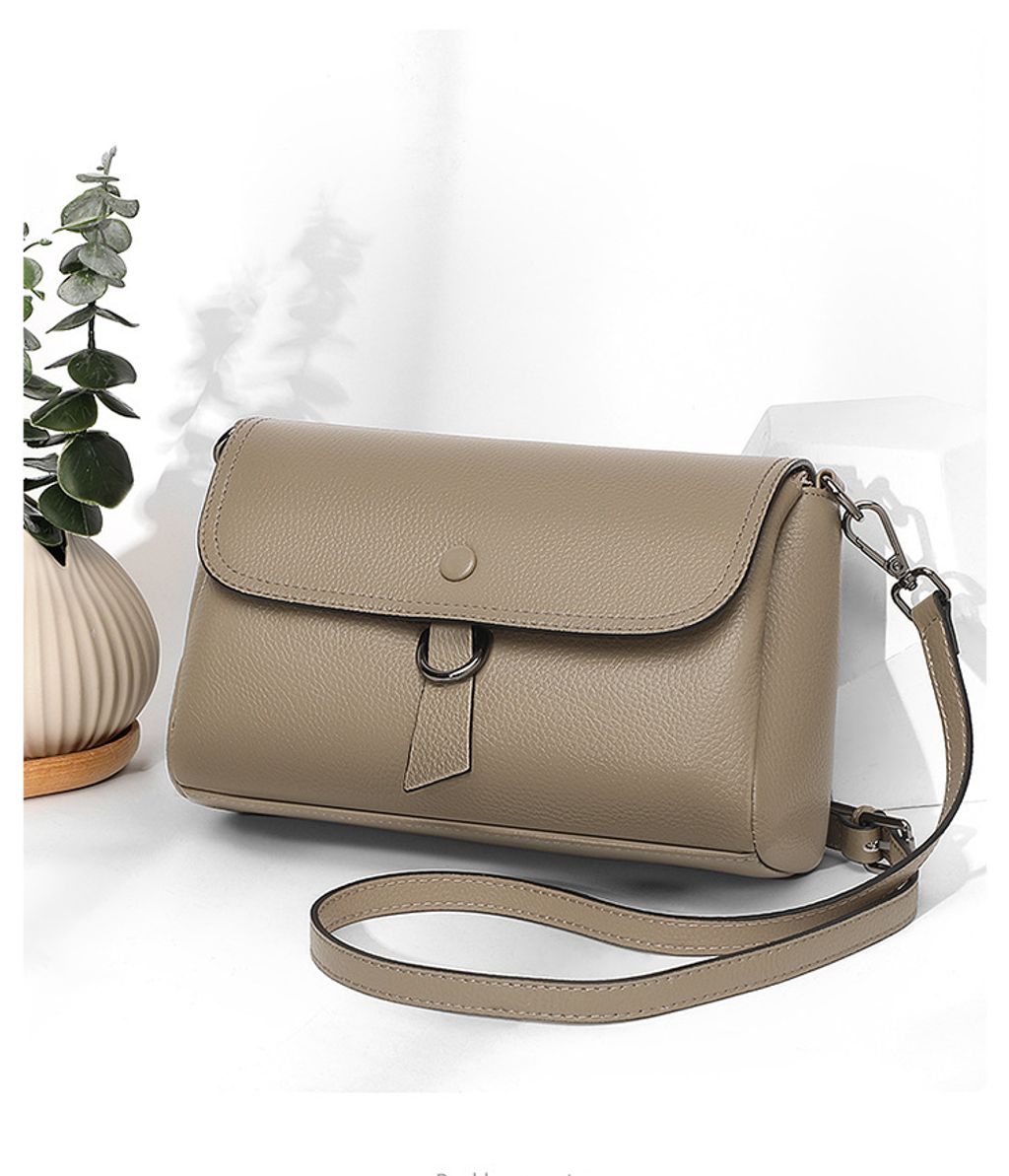 輕量新潮時尚百搭斜背包9