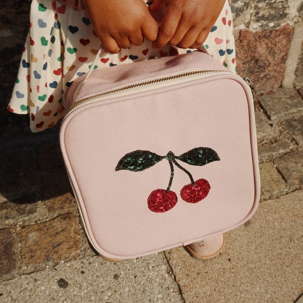 tw-11134207-81ztj-mhh0k6u60w0874