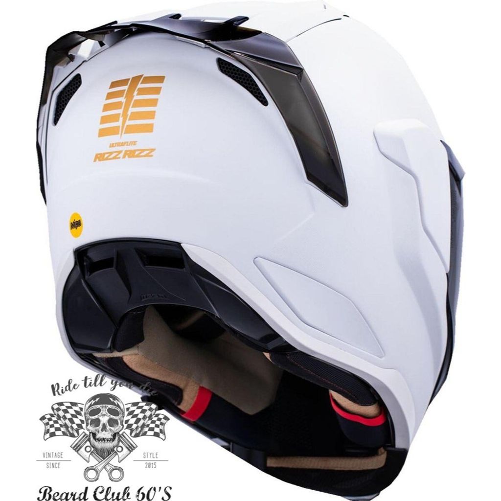 tw-11134207-820l4-moz58yeue58tcd
