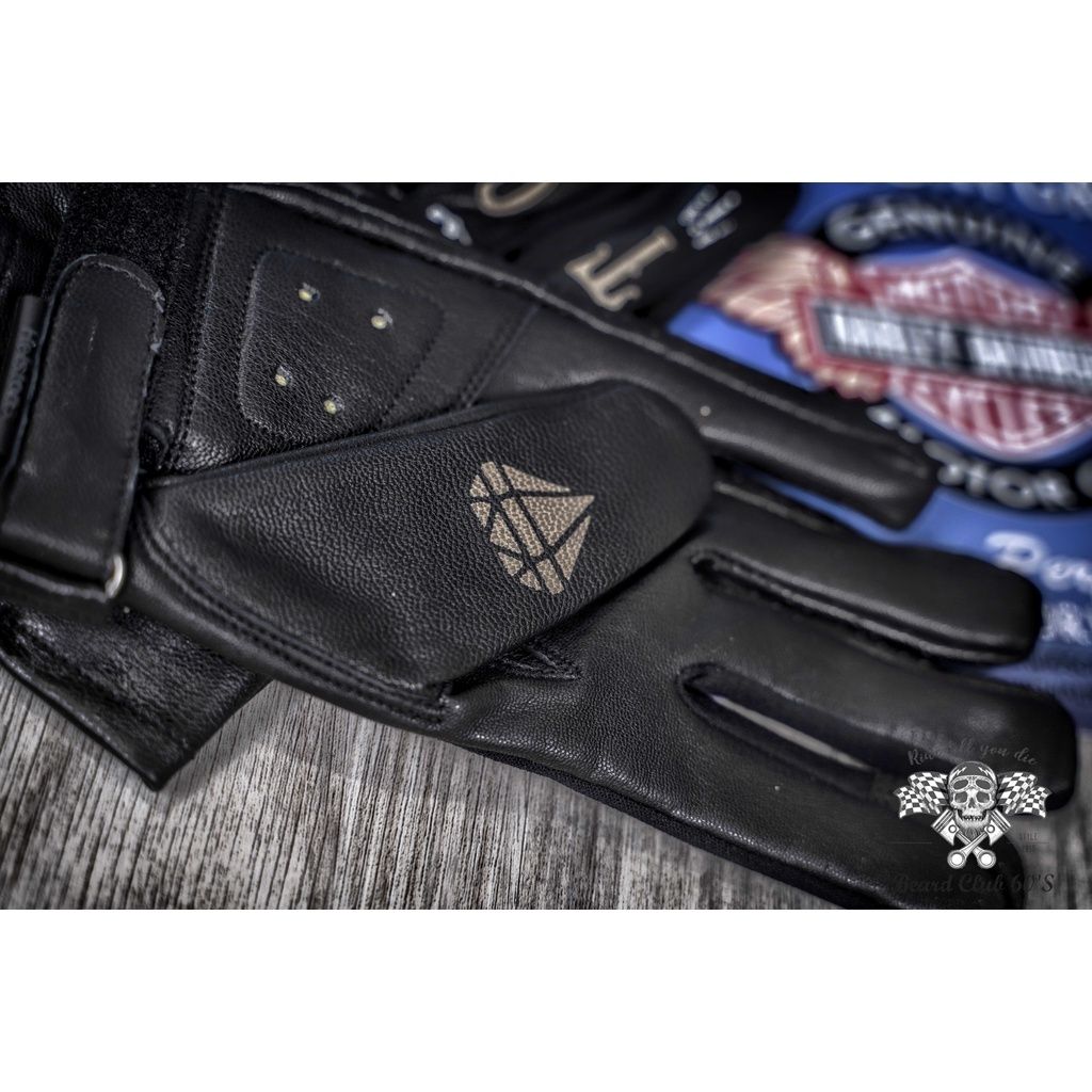 6ba7b960b083c92edc2bd5f0ce9c361d