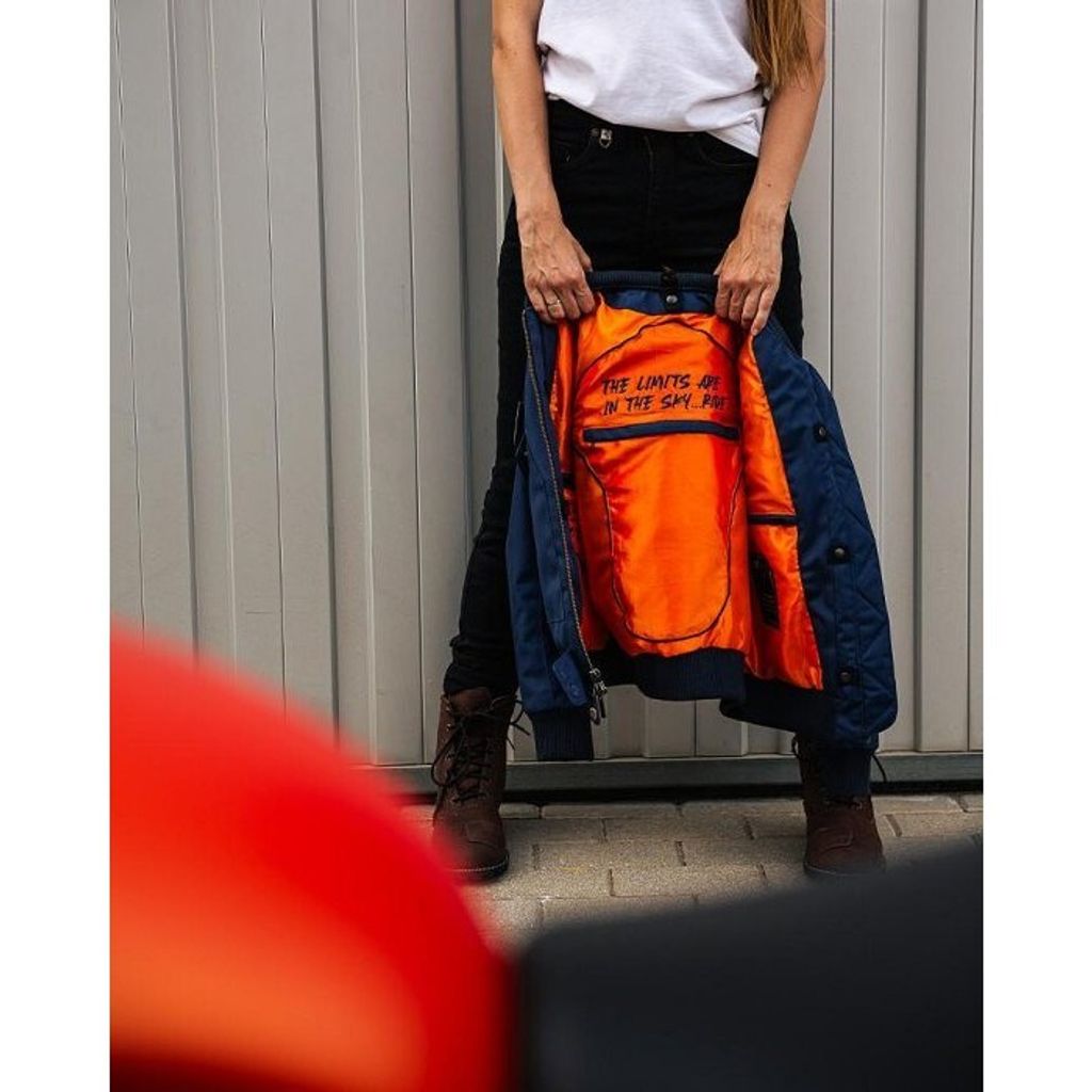 tw-11134201-7rbka-m81q5yrcazax1a