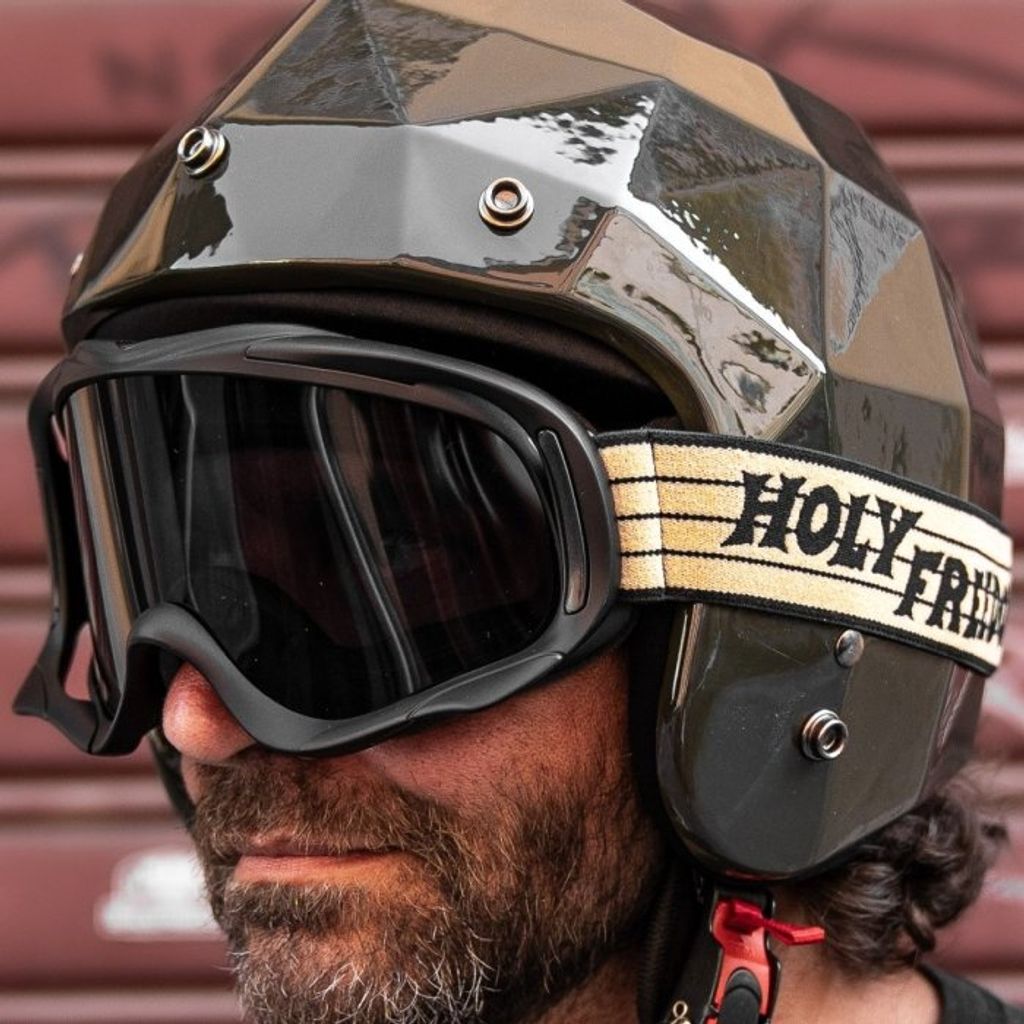 tw-11134201-7qul2-ljwt5v027sy54f