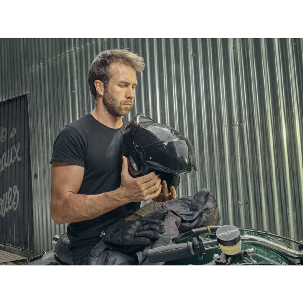 tw-11134201-7qul4-li7g4bki4h4kc3