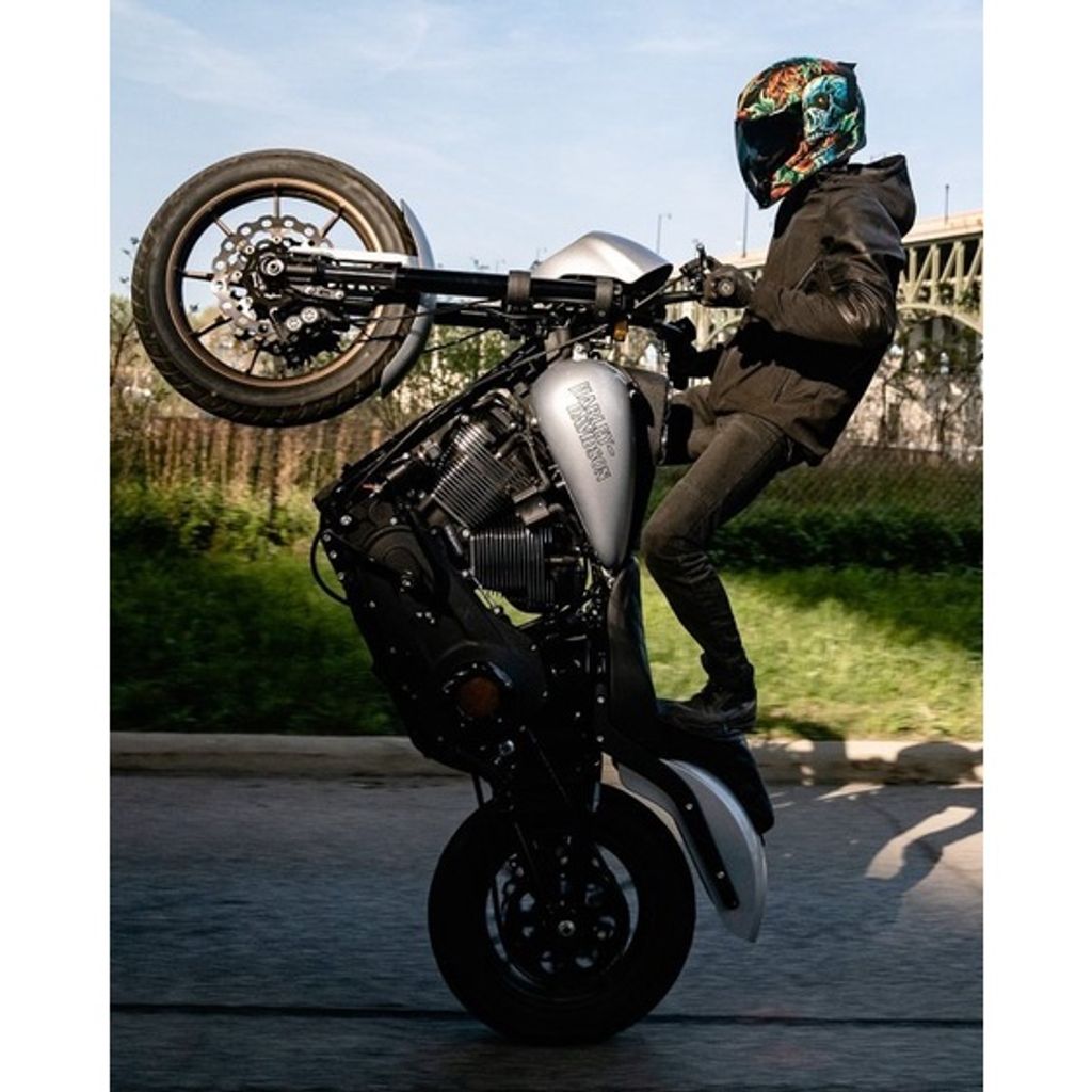 tw-11134201-7qul0-li2rf7t787904c