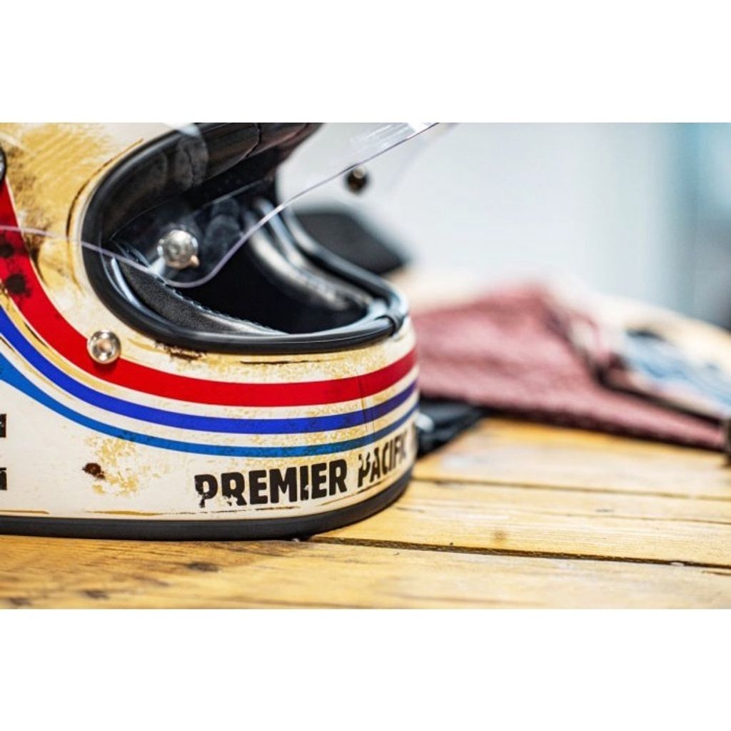 tw-11134201-7qul2-li4i0zfx21j68b