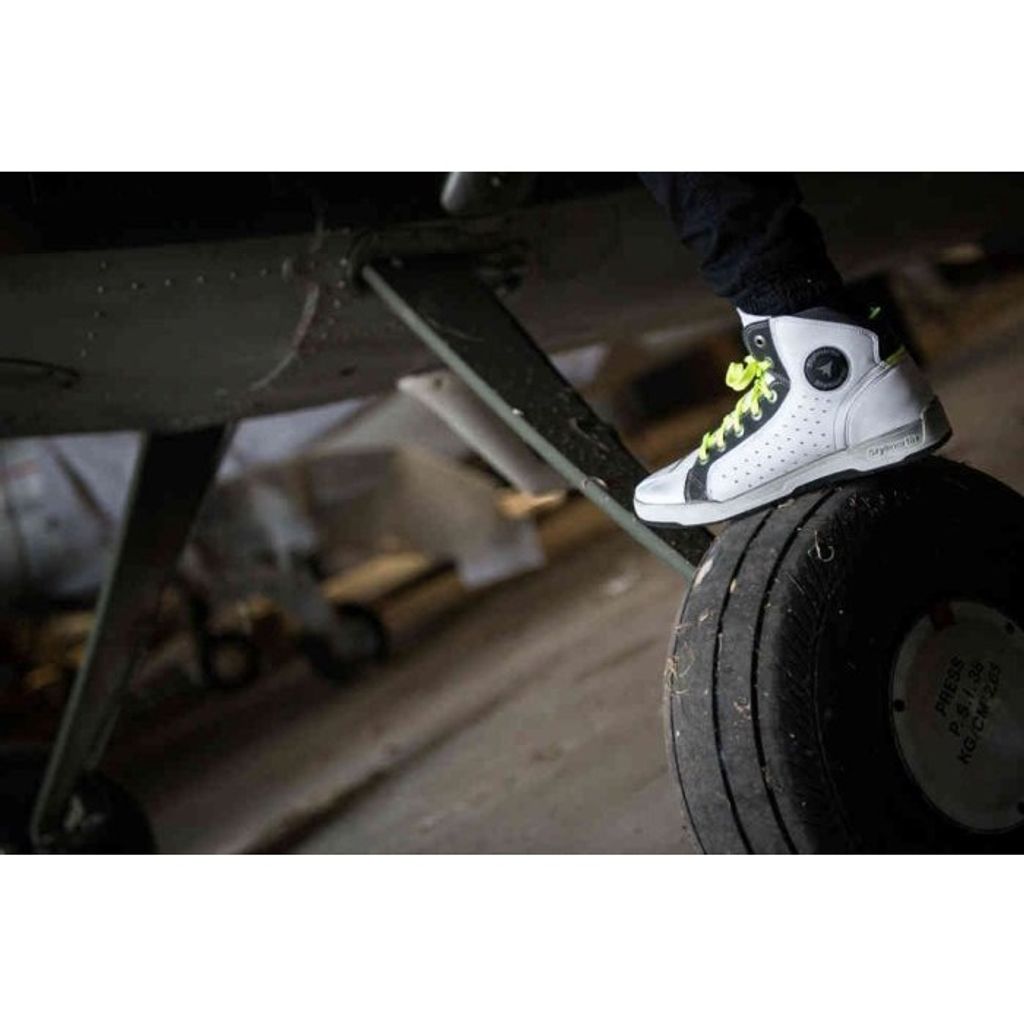 tw-11134201-7qul4-lir2f97djpky59