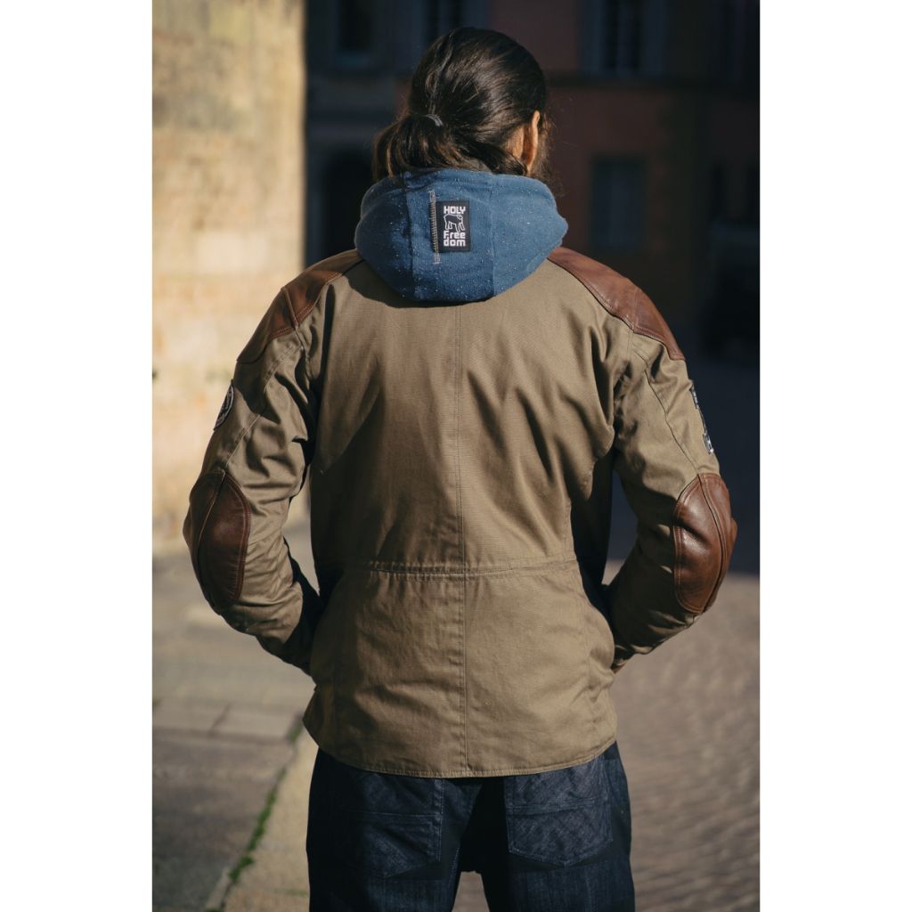 tw-11134207-7qukx-lesgdk5gfsqved