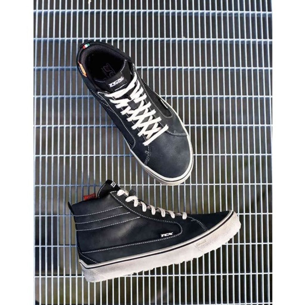 b9e0bb5f22194eea931288b289e553cb