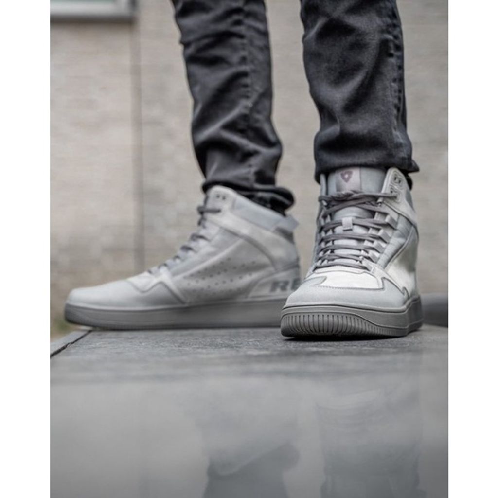 8a44cb9ceffe05196a7d1b51a579bc7c