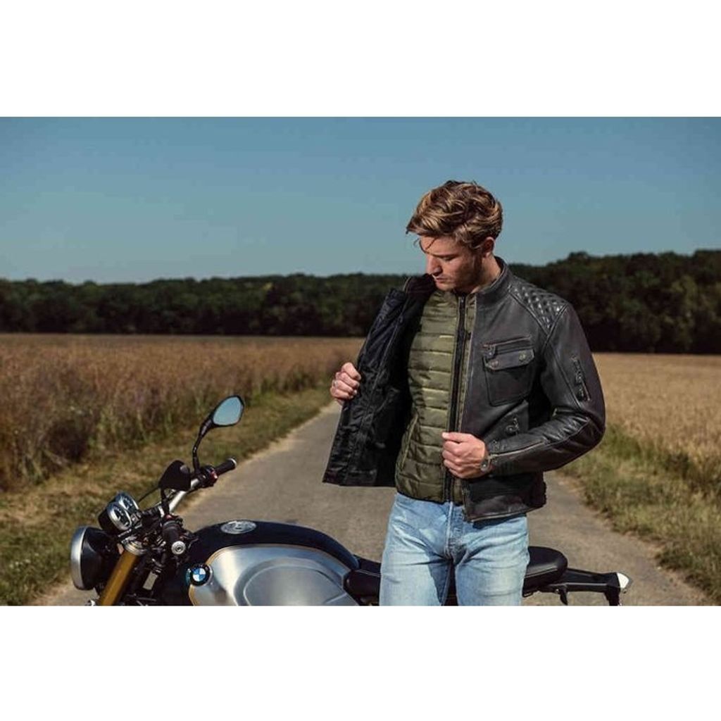 77c8d2e1af8294dde68c9164861feaea