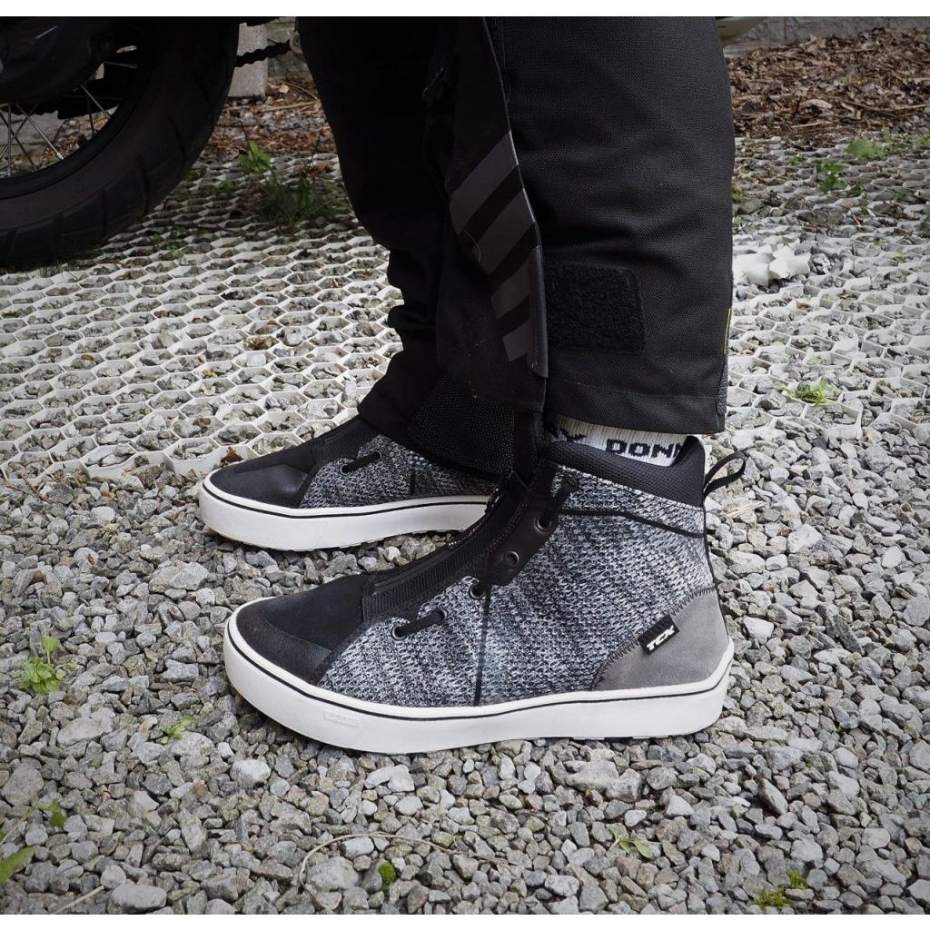 sg-11134201-22120-lw9h6pm1v4kv5b