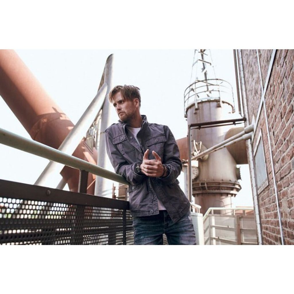 79025a4ffc5eb8a74d88e97daa95f1df