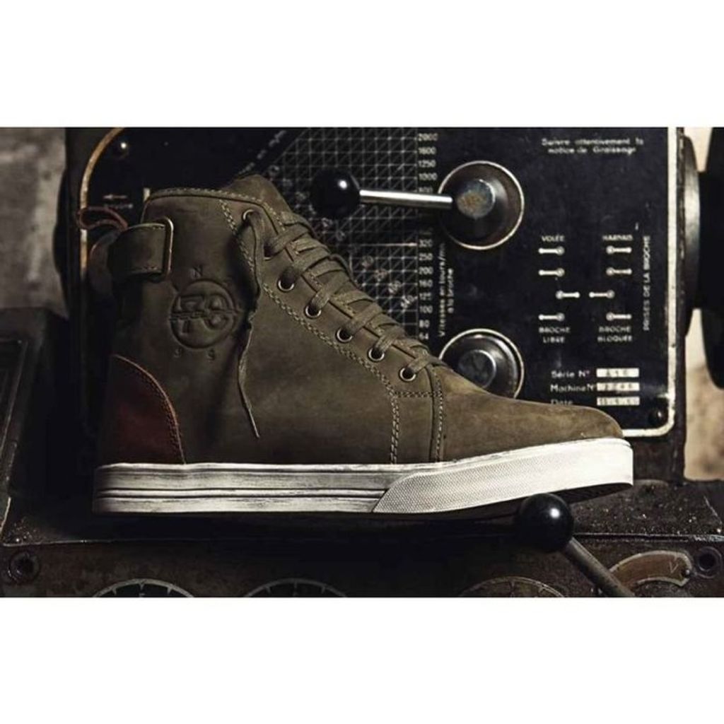 6c76ccf5a71045bcfd9c1a5aba1f961b