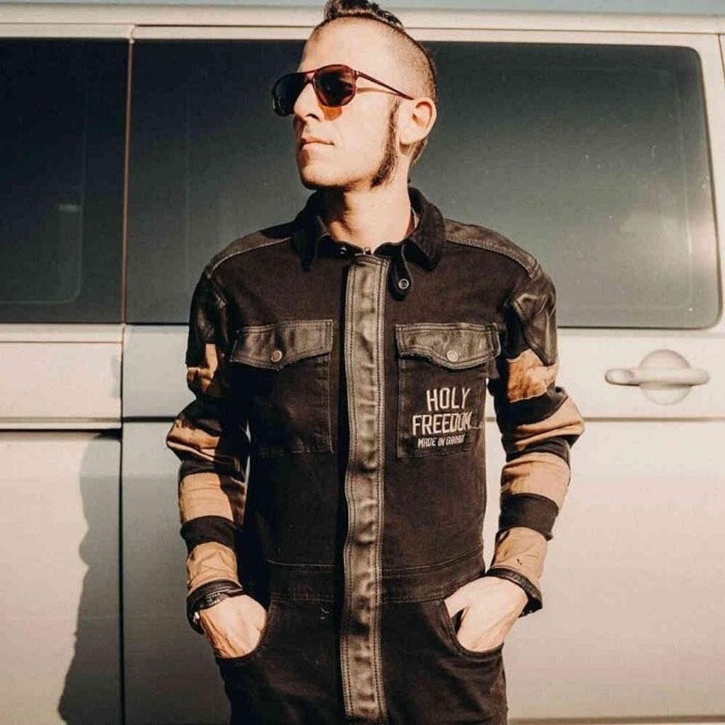 tw-11134201-7rbk9-m7hof7se74qia0