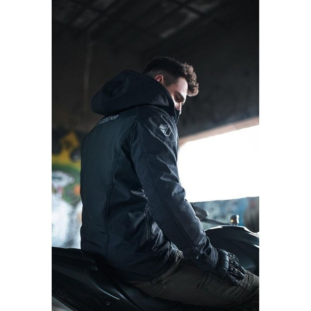 tw-11134201-7rbka-m73pz3yv9j6q22