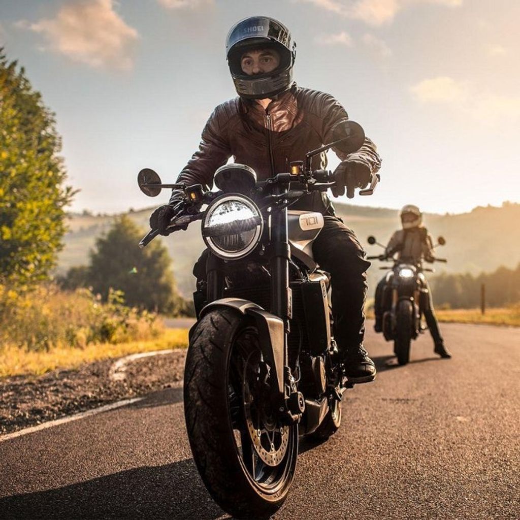 tw-11134201-7r992-lp2bgq2q2g530f