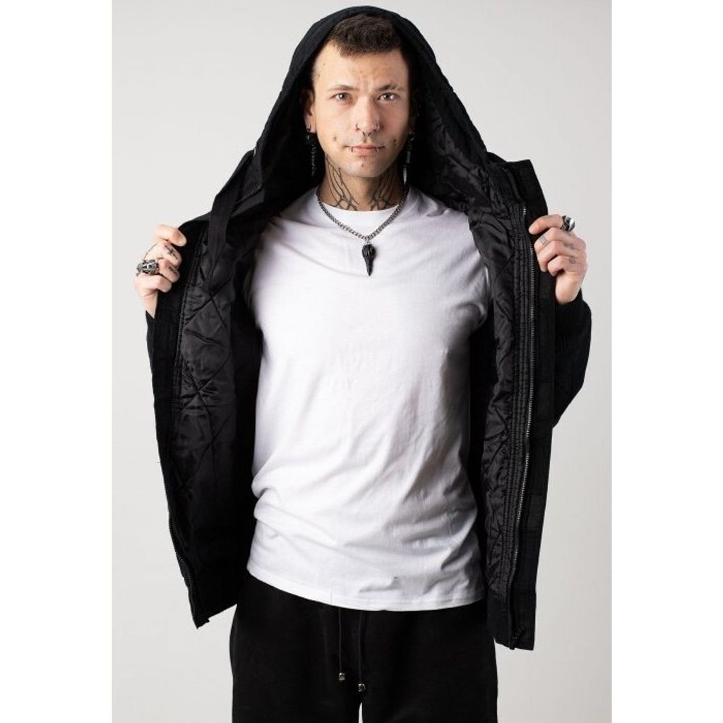 tw-11134201-7rash-m15fvvu7j8ig7d