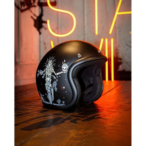 tw-11134201-7r98v-lzrbsm3oaoz8a1