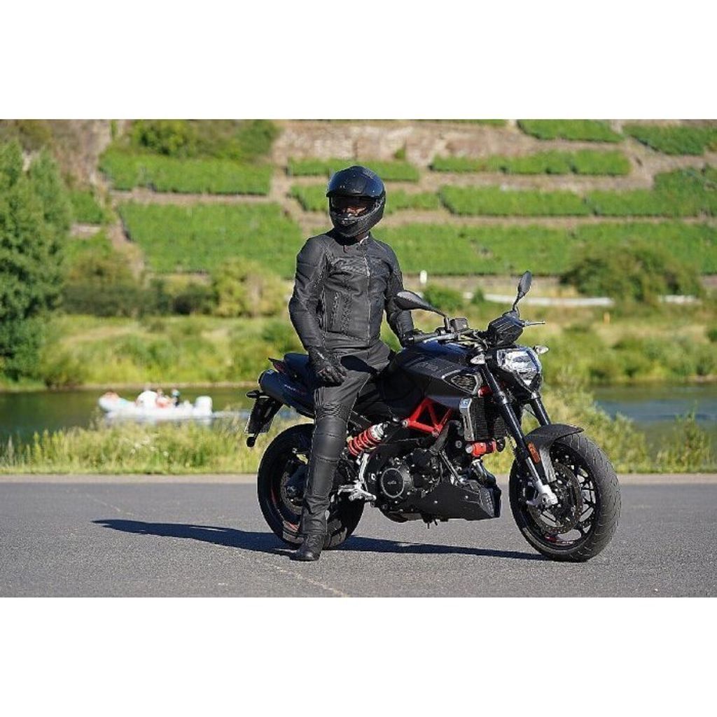 tw-11134201-7r98s-lutbau1n961u56