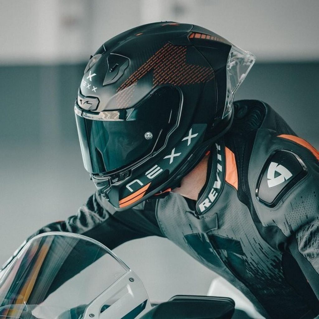 tw-11134201-7r992-luhn8khyzt1m71