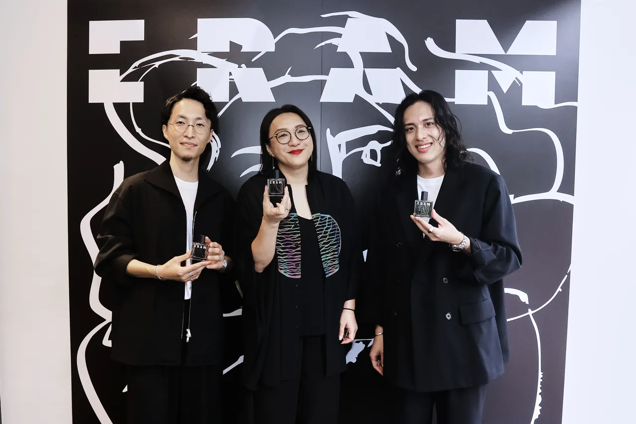 台灣服裝設計師汪俐伶（中）。品牌提供