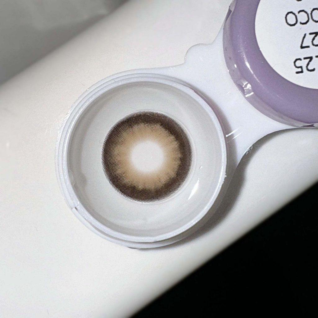 MidnightBrownlenscloseup