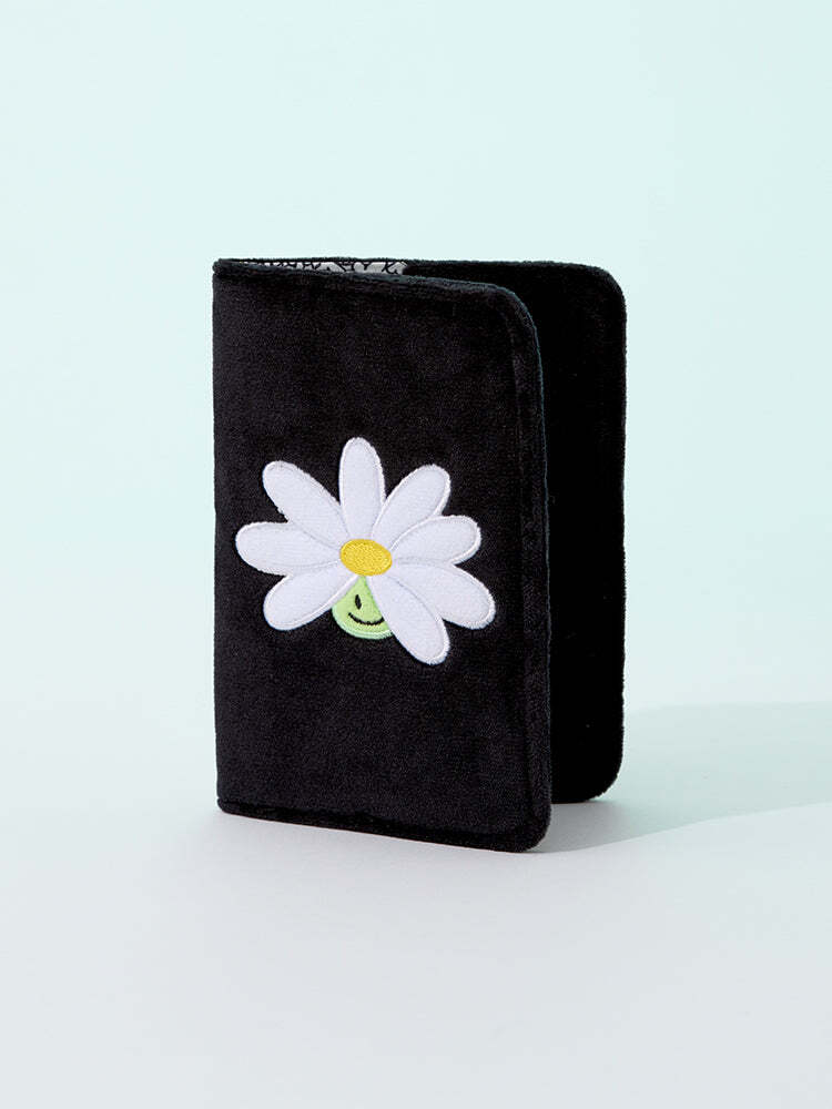 zo-n-friends-a-n-ne-passport-cover-signature-01