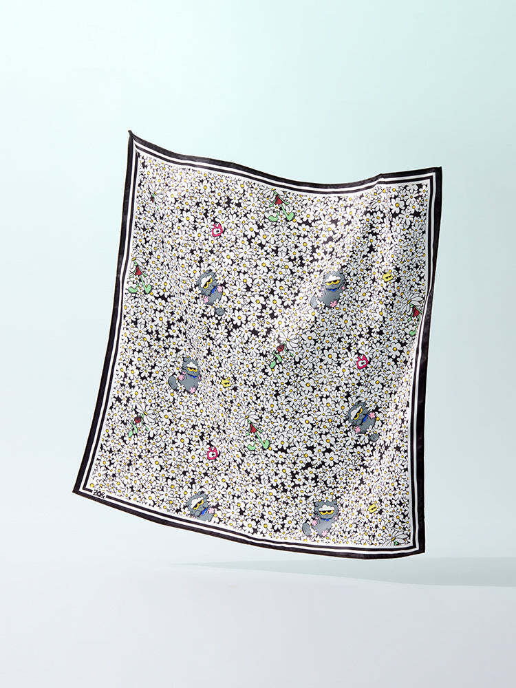 zo-n-friends-scarf-signature-white-01