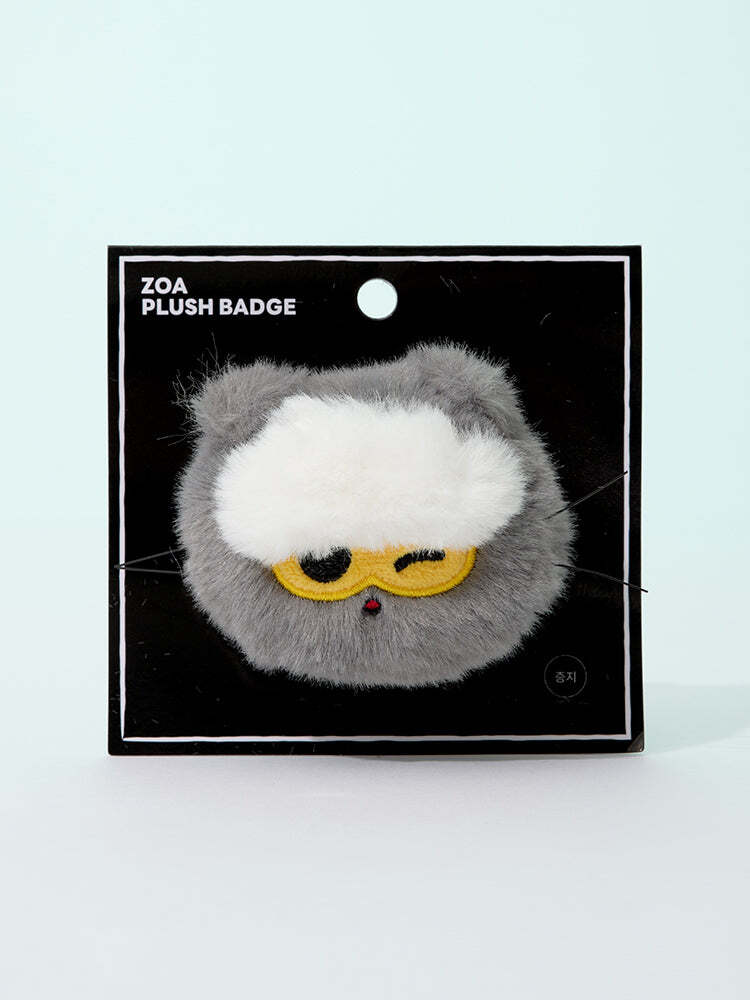 zo-n-friends-zoa-wink-plush-badge-signature-01