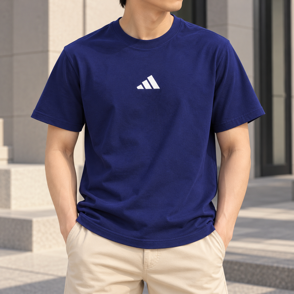 现代建筑中的蓝色阿迪达斯T恤肖像