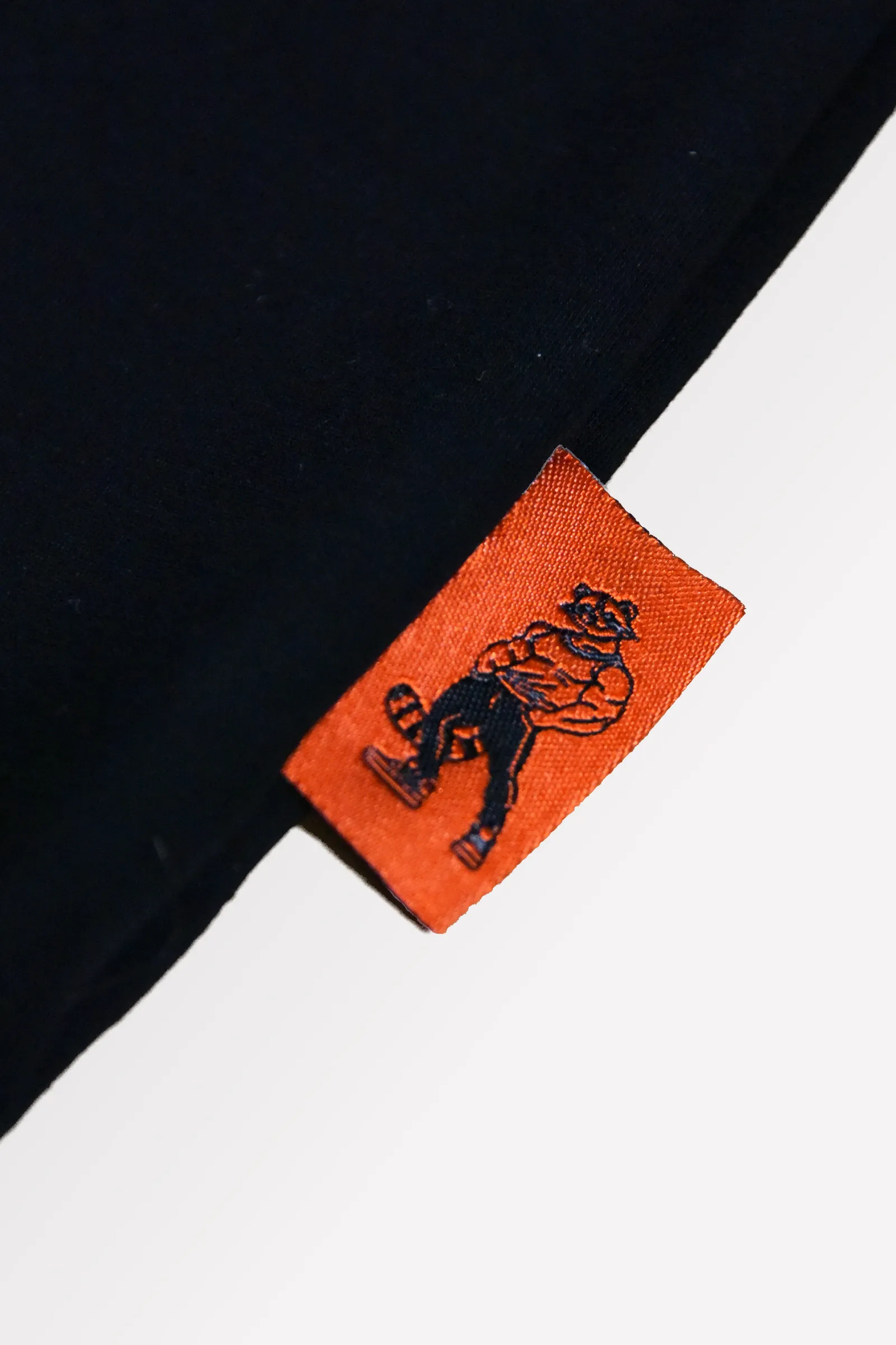 Classic unisex oversized T-shirt_Classic unisex oversized T-shirt-black-closeup3