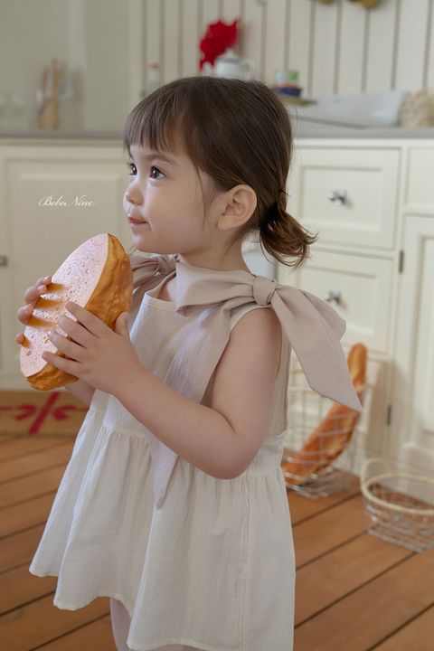 2_로엔리본블라우스_모델사진0