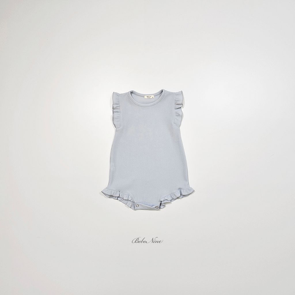 3_프릴즈슈트_디테일컷2