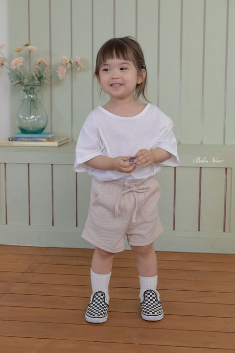 2_베이직박시티_모델사진1