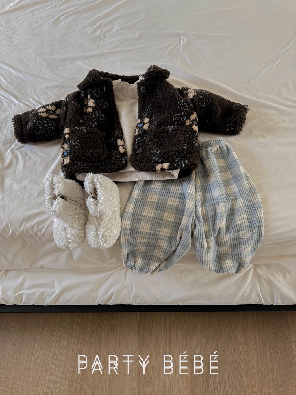 PARTYBEBE LOGO INSTA 211-240-05