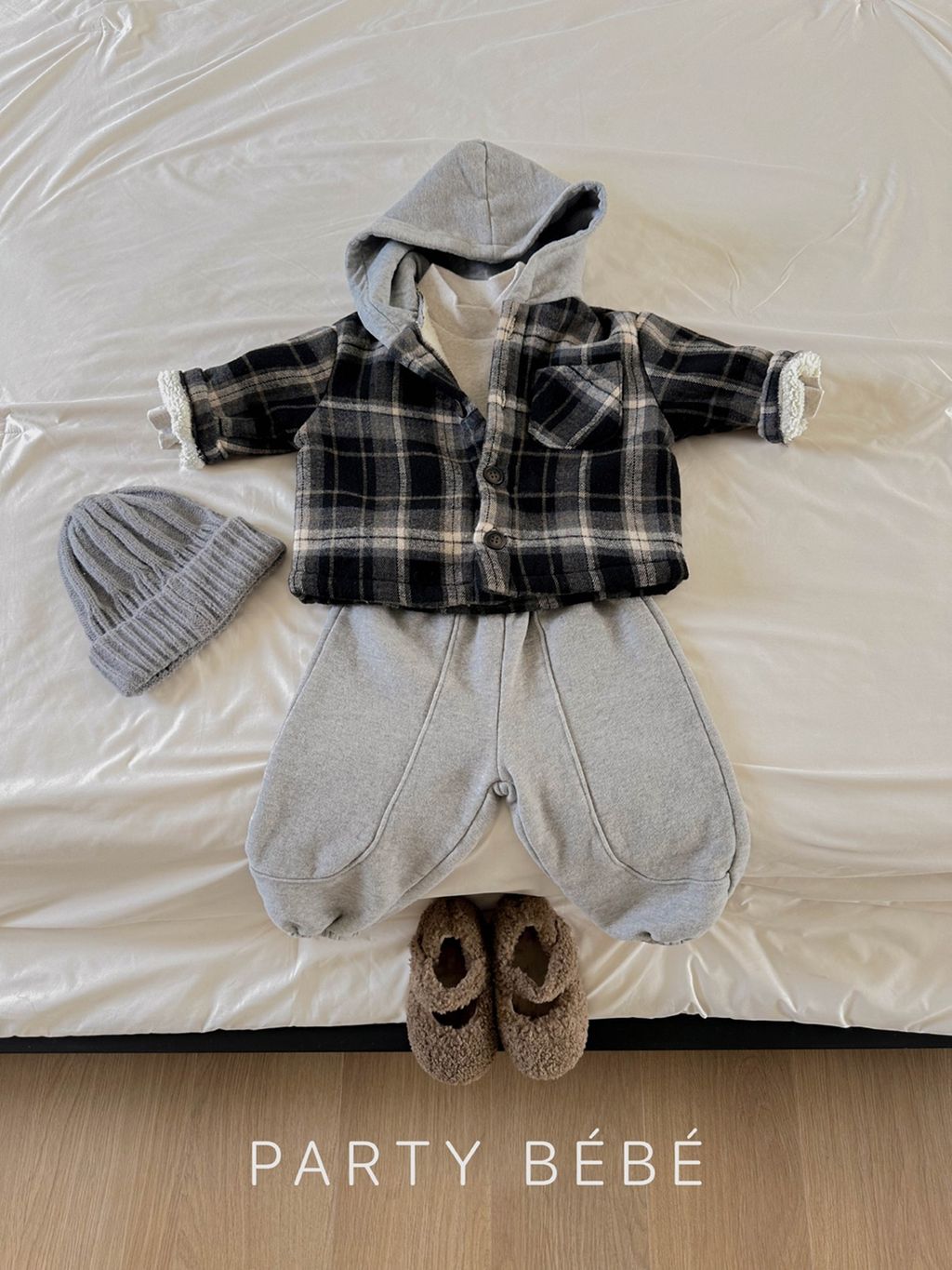 PARTYBEBE LOGO INSTA 211-240-04