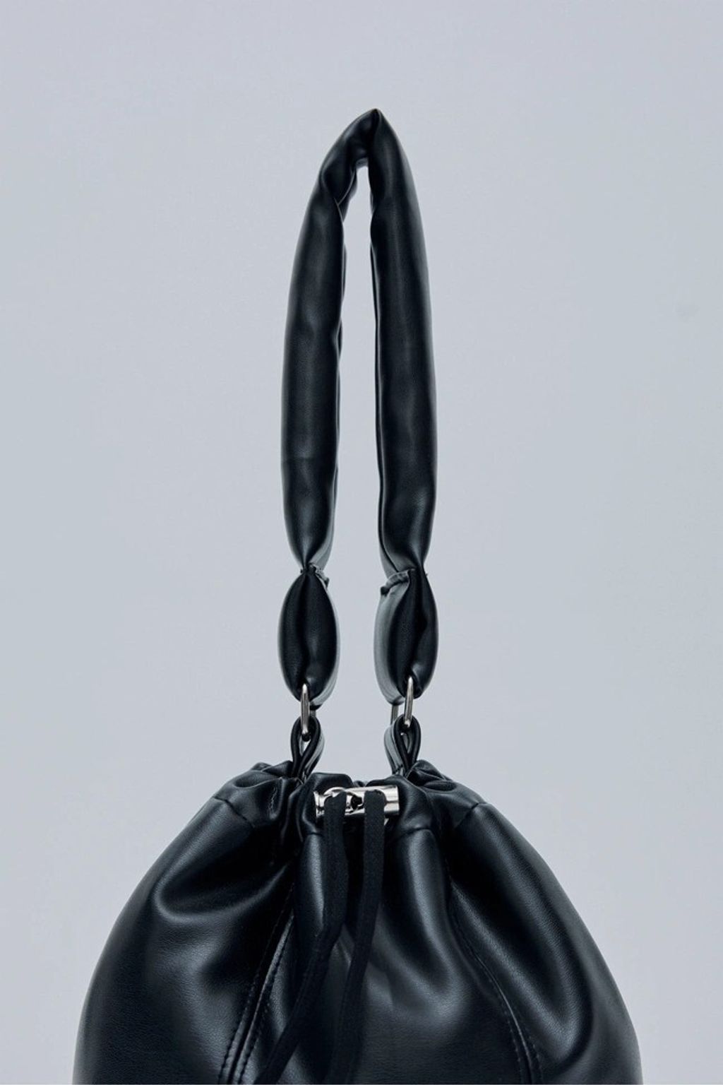 Fallin In You Bucket Bag 黑色5