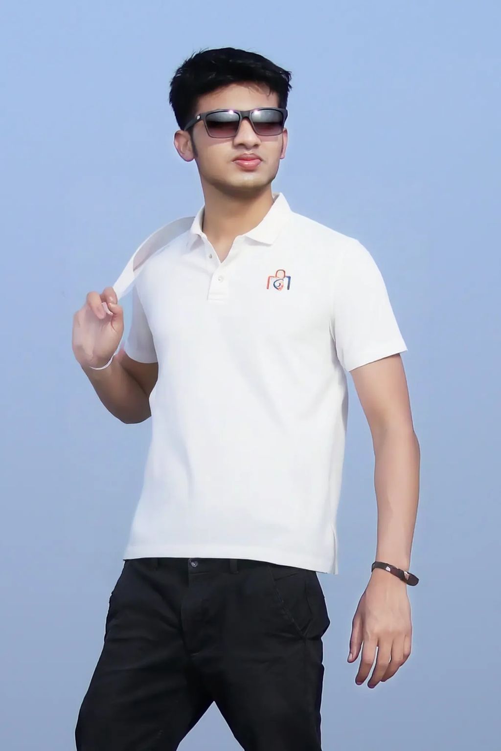 FitRoom.app_1762060096407