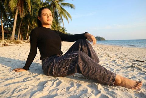 replace_the_person_with_realisti-0 (5)