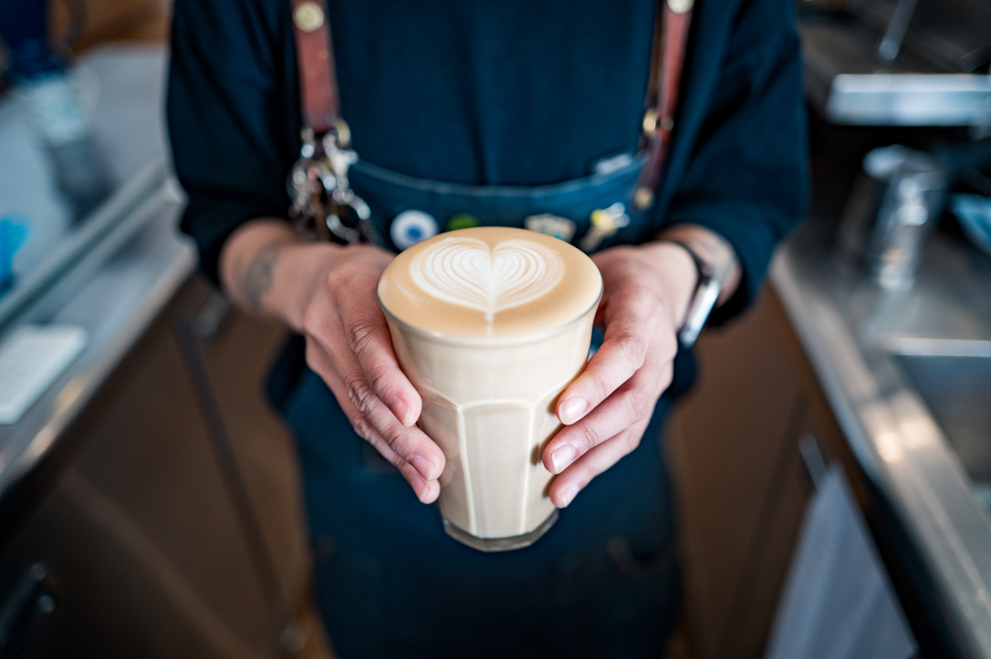 GQ 綜合報導:值得你細細品味!全台灣 25 間「最棒咖啡廳 」榜單出爐:超有特色店鋪、冠軍手沖 咖啡 一同上榜!