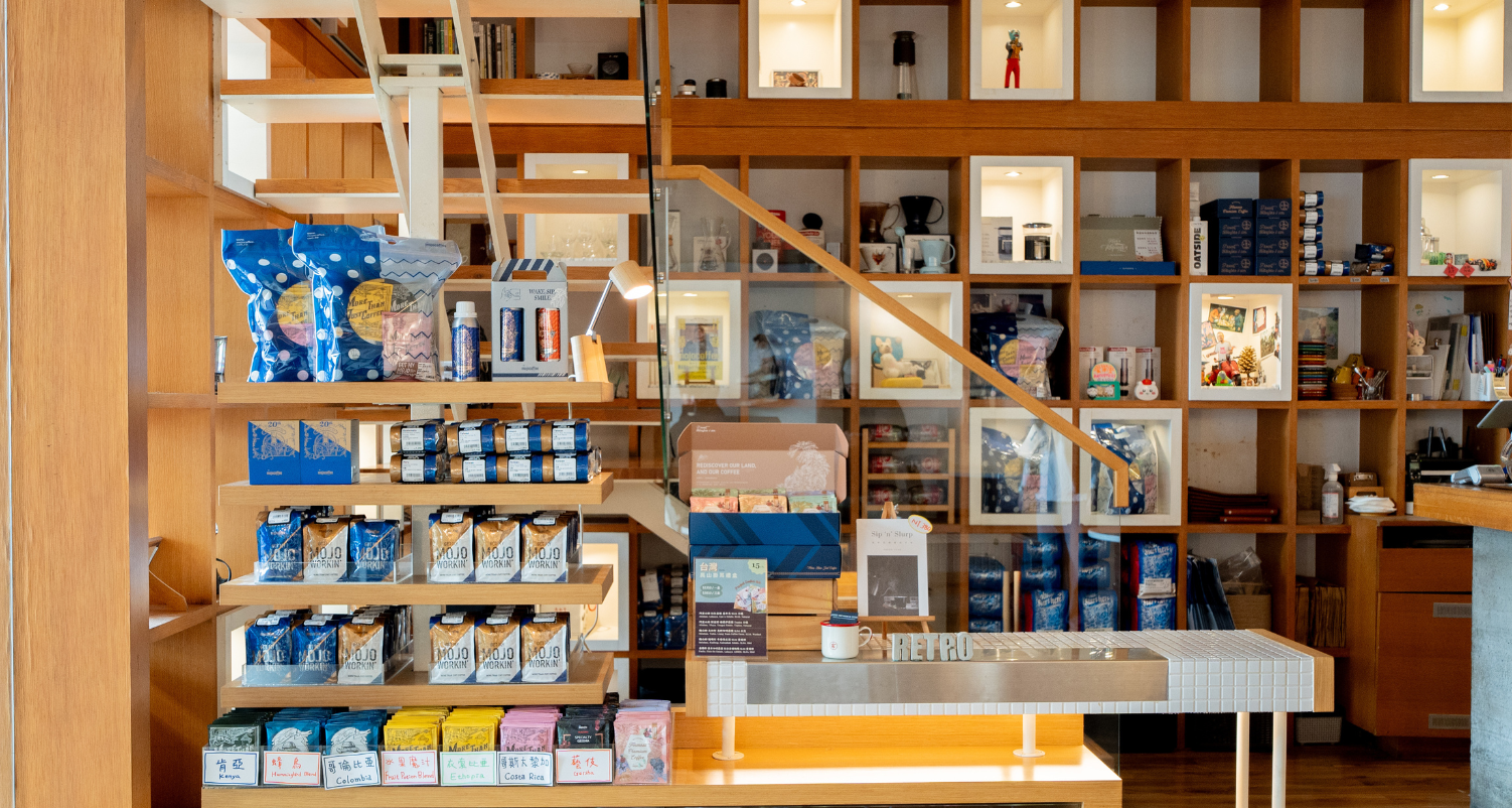 mojocoffee-retro-timeless-coffee-shop-design