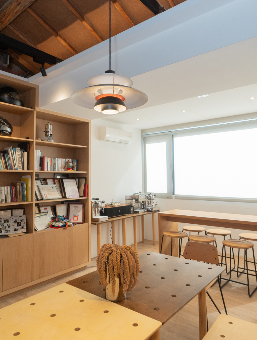 mojocoffee-about-us-coffee-space-for-work-rest-and-conversation