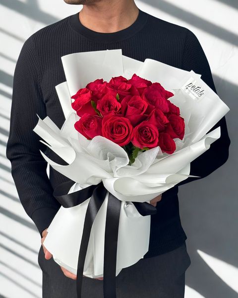 Classic 20 Red Roses 3